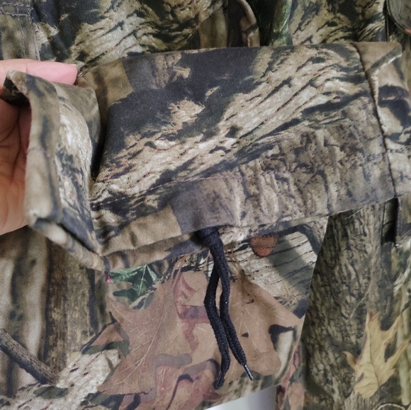 Mossy Oak Break Up Infinity Camouflage Cargo Pants with Drawstring Leg Opening - Picture 5 of 10